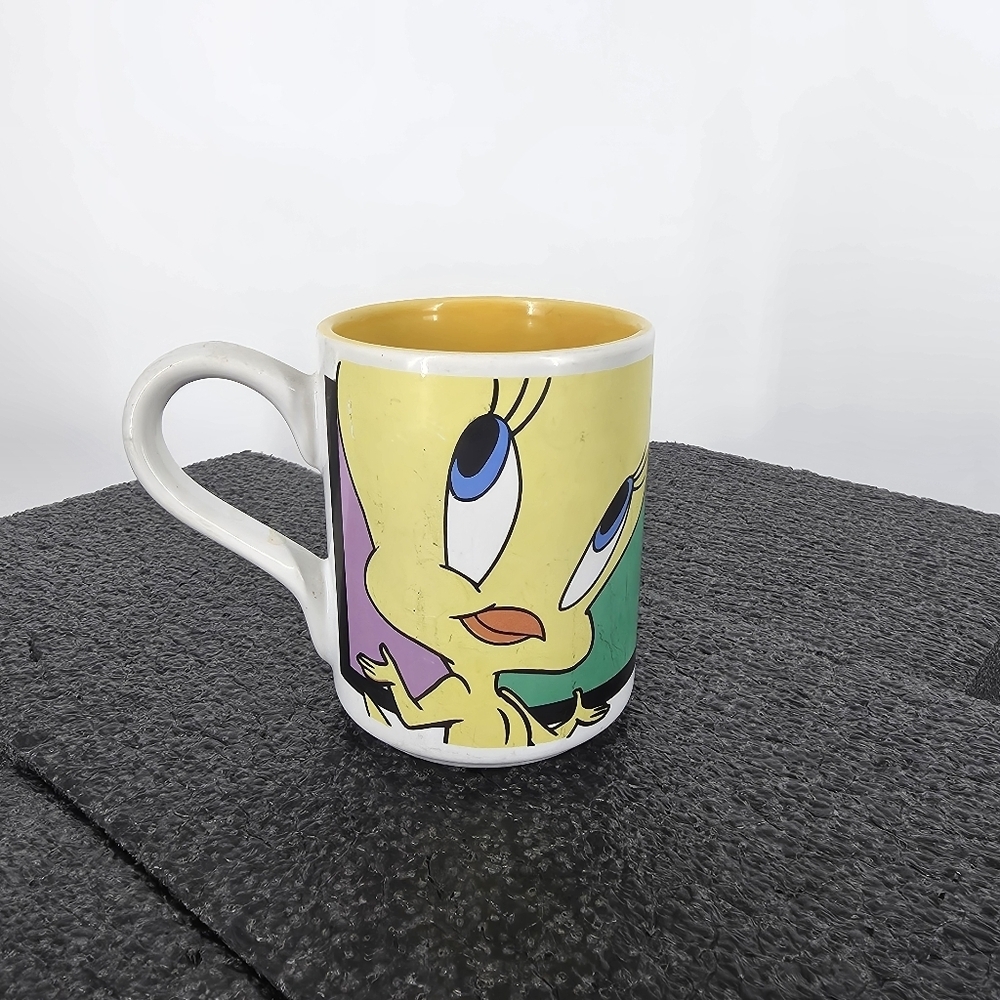Gibson Looney Tunes Tweety Bird Mug 2001 Yellow Pop Art